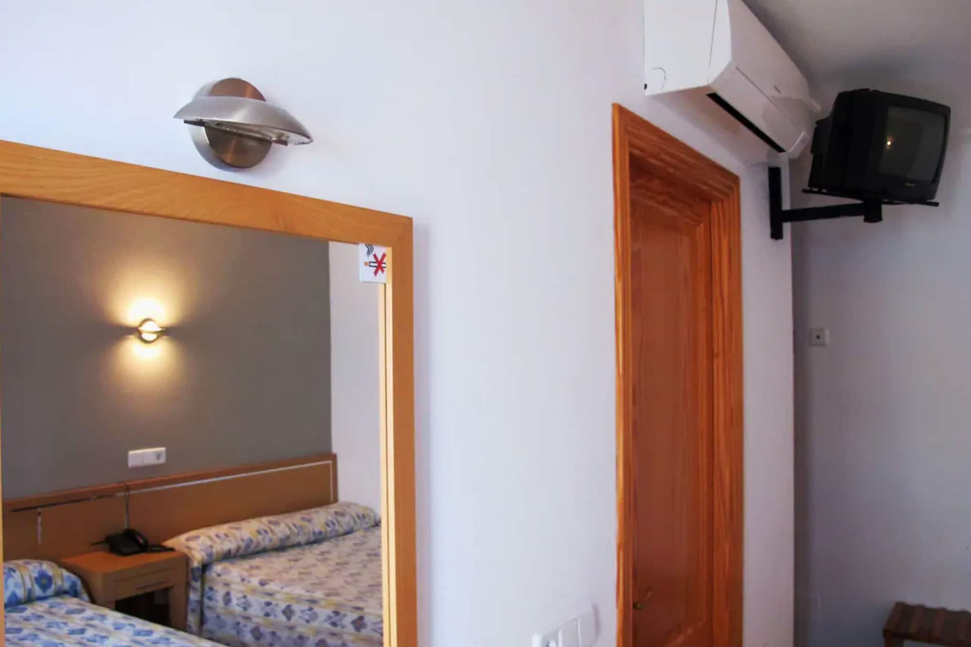 Hotel Bellavista Cala Ratjada  Bagian luar foto
